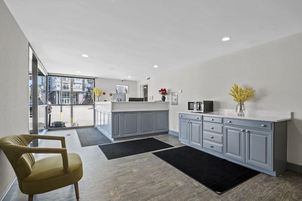 Super 8 By Wyndham Watertown/Cambridge/Boston Area 호텔 외부 사진