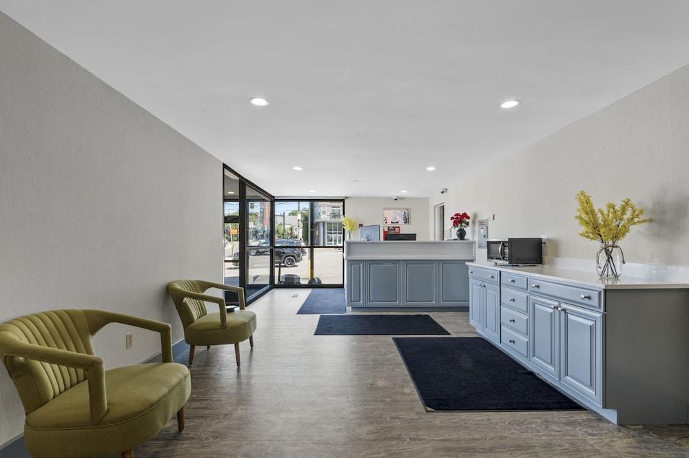Super 8 By Wyndham Watertown/Cambridge/Boston Area 호텔 외부 사진