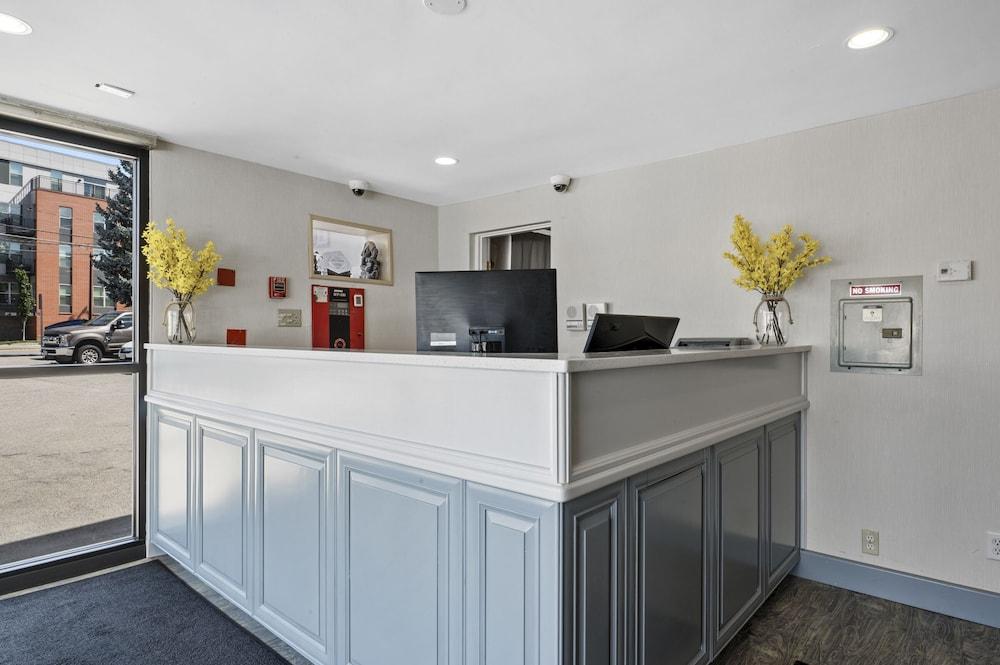 Super 8 By Wyndham Watertown/Cambridge/Boston Area 호텔 외부 사진