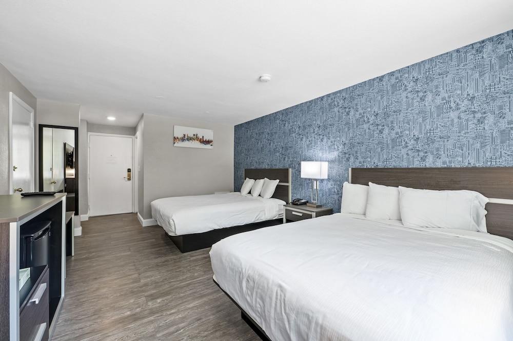 Super 8 By Wyndham Watertown/Cambridge/Boston Area 호텔 외부 사진