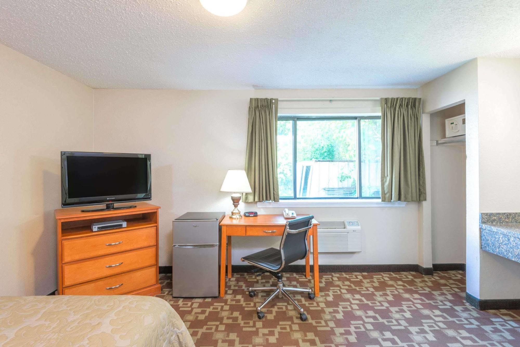 Super 8 By Wyndham Watertown/Cambridge/Boston Area 호텔 외부 사진